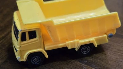 3" MAISTO 1/64 Yellow Dump Truck Loose Plastic Box Diecast Construction Machine  - Image 1 of 4