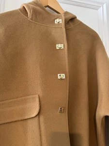 Cappotto corto con cappuccio beige Elie Tahari nuovo taglia M - Foto 1 di 9