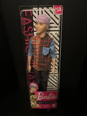Muñeca Barbie Fashionistas #154 - Cabello lavanda, camisa asiática Ken a cuadros GHW70 Foto 1 de 3