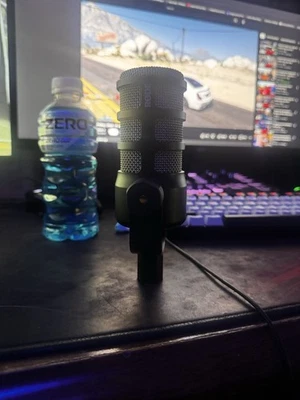 Micrófono dinámico para podcasting Rode PodMic Foto 1 de 2