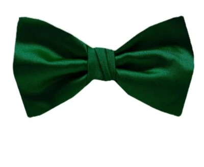 Pajarita de satén liso preatada verde Hunter para escuelas formales de boda Foto 1 de 2