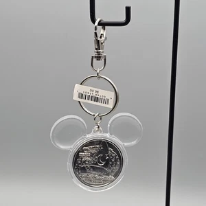 Walt Disney World Wo Magie lebt Münze in Acryl Mickey Mouse Ohr Schlüsselanhänger - Bild 1 von 5