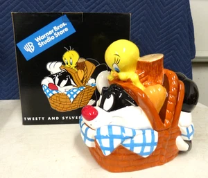 Warner Bros Studio Store Tweety Bird & Sylvester Cookie Jar W Box Unused - Picture 1 of 16