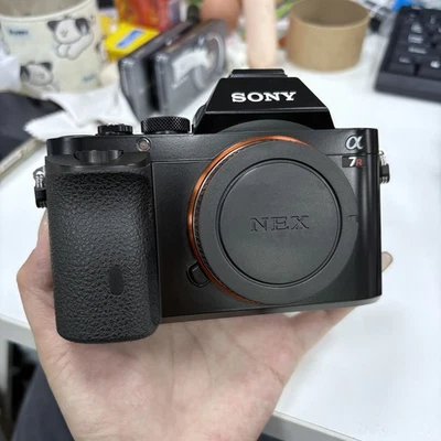 Câmera Digital SLR Sem Espelho Sony A7R 36.4MP - Apenas Corpo - Imagem 1 de 4