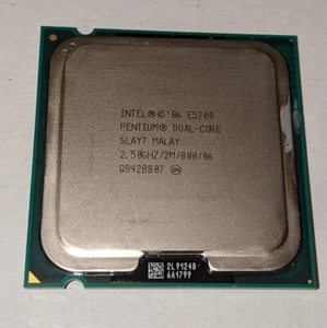 Intel Pentium E5200 2.50GHz Dual Core Processor SLAY7 Socket LGA775 - Picture 1 of 2