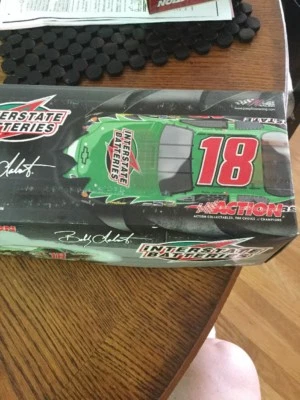 Baterías interestatales NASCAR DIECAST 1 24 #18 Bobby Labonte 2005 Foto 1 de 4