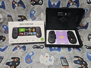 Backbone One BB-02-B-XW Lightning Mobile Gaming Controller iPhone - OPEN NEW - Picture 1 of 6