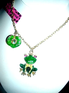 Betsey Johnson Green CROWNED FROG Pink CRYSTAL EYES Gold Pendant NECKLACE NWT - Picture 1 of 5