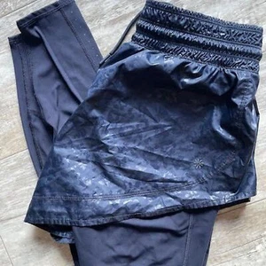 Women's Small Athleta Rainier 2 in 1 Shorts & Tights - Picture 1 of 8