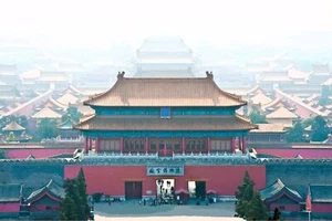 Forbidden City — Beijing, China POSTER 24 X 36 Inches NICE! - Picture 1 of 2