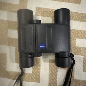 Zeiss 10x25B T* Compact Binoculars - Picture 1 of 10