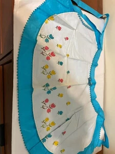 Vintage 1950s Half Apron w/ Embroidered Tulips on Overlay Panel - Picture 1 of 3
