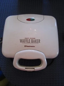 Toastmaster Two Section Waffle Baker Easy Clean Maker White Model 218. (C3) - Picture 1 of 7