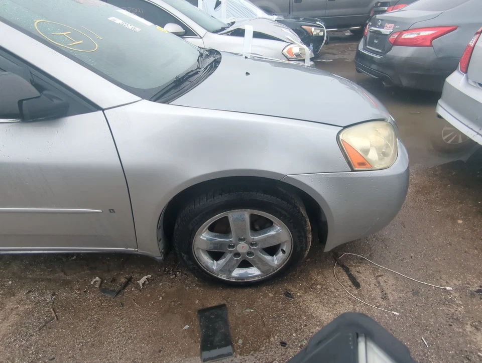 Guardabarros de pasajeros Pontiac G6 2005-2010 LDNG7 Foto 1 de 1