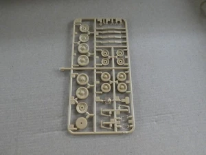 Tamiya Valentine mk111 Kit Nº 352 P Sprue Piezas Ruedas Escala 1/35 - Imagen 1 de 5