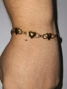Vintage AVON Simple Dainty Heart Bracelet - Picture 1 of 6