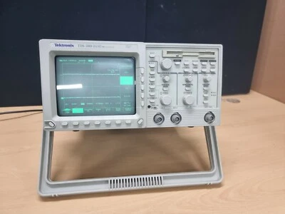 Tektronix TDS380: Digital Real-Time Oscilloscope, 400MHz, 2GS/s, 2CH (6614) - Image 1 of 4