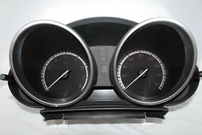 Cuadro de instrumentos velocímetro panel de instrumentos Mazda 3 2010 2011 con 56.747 millas Foto 1 de 4