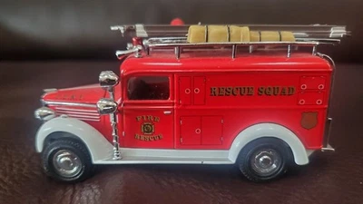 Matchbox Models of Yesteryear 1937 GMC Rescue Squad Van YFE10 - Image 1 of 4