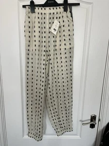 TORY BURCH CINCHED WHITE/NAVY ANKLE PANTS SIZE 0 - Picture 1 of 6