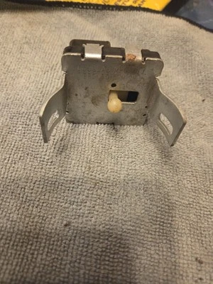 Interruptor de luz de respaldo Studebaker 1961/1964, todo con transmisión manual, excepto 4 velocidades Foto 1 de 2