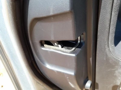 6904053100 serrure porte avant gauche pour LEXUS IS II ( E2 ) 220D 2005 5079465 Foto 1 de 3