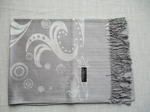 Sciarpa Pashmina GRIGIO nuova 70" x 28"  - Foto 1 di 2