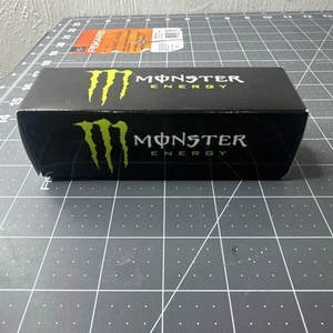 Paquete de 3 pelotas de golf Monster Energy Drink Bridgestone nuevas en caja - Imagen 1 de 3
