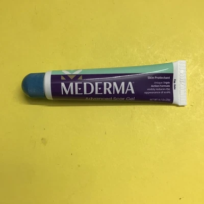 Mederma Advanced Scar Gel - 0.7oz Expiration 11/2026 - Image 1 of 4