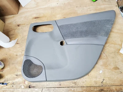 Panel de puerta trasera derecha Saturn L300 L200 L100 2001-2002 paso gris OEM Foto 1 de 4