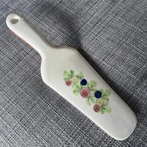 Servidor de pastel de cerámica vintage frambuesa bayas negras marfil Japón 10,5"" Cottagecore - Imagen 1 de 10