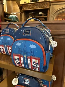Disney Parks Epcot UK Londra cabina telefonica Topolino Minnie Loungefly zaino nuovo - Foto 1 di 7