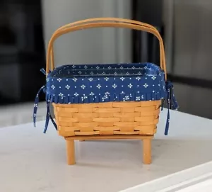 Cesta de recolección Longaberger 12""X12""X6"" con revestimientos de tela y plástico y un soporte - Imagen 1 de 12
