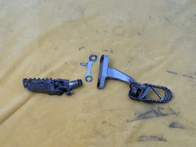 00-07 Honda XR650R XR650 R XR 650 ESTRIBERAS CON SOPORTES OEM Original Japón Foto 1 de 4