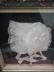Vintage Baby Bonnets Hats in Shadow Box 14×14 family heirloom - Picture 1 of 11