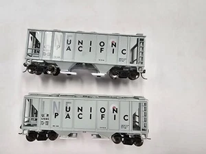 2 HO Union Pacific Covered Hoppers With Steel Wheels/Kaddes Read Description. - Picture 1 of 6