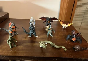 Godzilla Pack of Destruction 2002 Bandai MiniFigures, Set of 10 - Picture 1 of 7