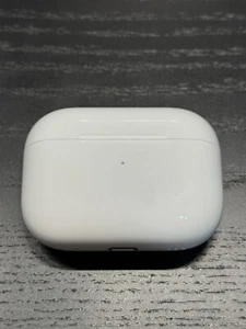Apple AirPods Pro 2nd Gen Charging Case (Lightning Only Model A2700) - GRADE A - Picture 1 of 9