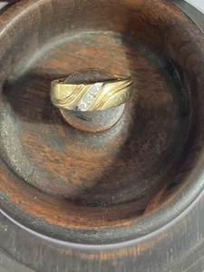 10K Yellow Gold Diamond Wedding Band/Ring - Picture 1 of 8