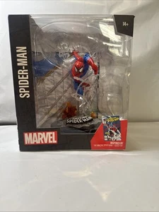 Modellino McFarlane Marvel Spider-Man Amazing Spider-Man #302 in posa 1:10 + scena - Foto 1 di 14