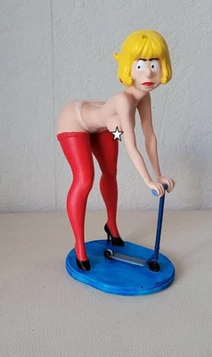 Figurine Sexy Style Maman Boule et Bill Carine en patinette en Résine - Image 1 of 4