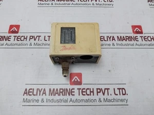 DANFOSS KP1 Pressure Switch PB 17 BAR/MWP 245 PSIG AC 15 10A - Picture 1 of 12
