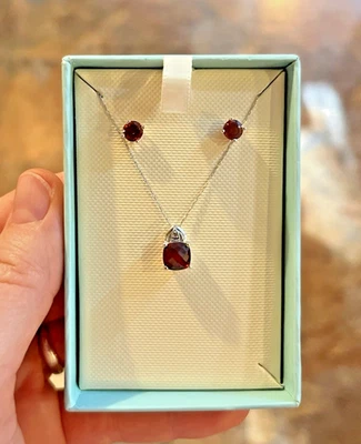 Stunning 10K White Gold Garnet & Diamond Pendant & Stud Earrings Lisa Leonard - Image 1 of 4