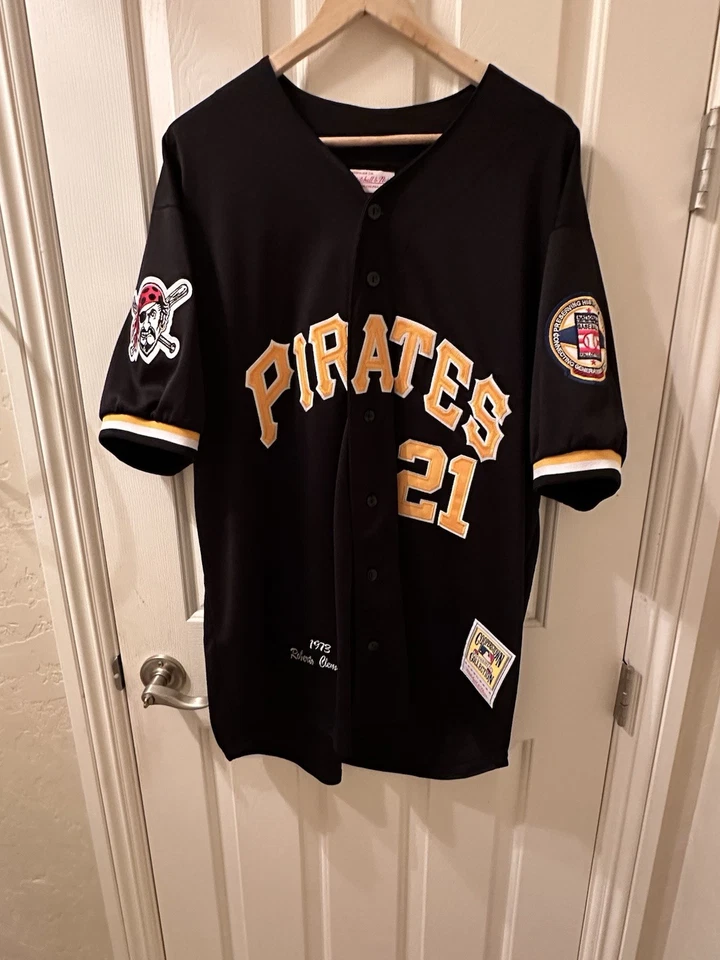 Roberto Clemente Mitchell And Ness New/Wtags Black Pirates Jersey Size 48 USA - Image 1 of 4