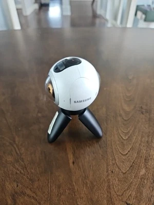 Samsung Gear 360 Degree Camera SM-C200 White Tested Working / With Battery - Image 1 of 4