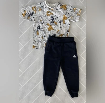 Adidas Disney Estampado Top y Jogger Conjunto A Juego Niño Talla 4T Foto 1 de 4