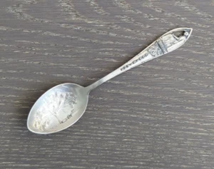 Evangeline Louisiana Demitasse Souvenir Spoon Etched Oak Tree Sterling Silver - Picture 1 of 10