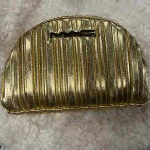 MAC GOLD MAKEUP BAG (2024 HOLIDAY PARAMOUNT) 8” x 6” x 2” - Picture 1 of 5