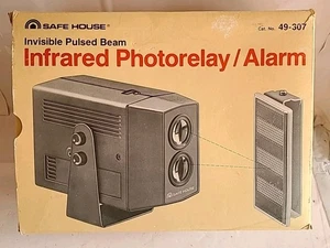 Safe House Invisible Pulsed Beam Infrared Photorelay / Alarm 49-307 Radio Shack - Picture 1 of 11