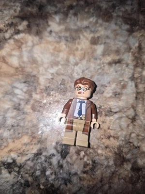 Lego Commissioner Gordon 76120 Batman II Super Heroes Minifigure - Image 1 of 4